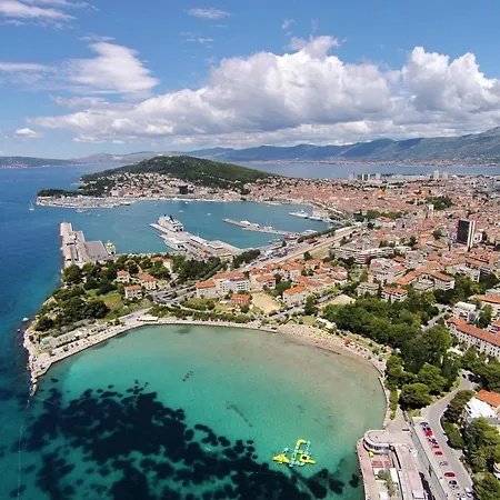 Appartement By The Sea - 7589 *