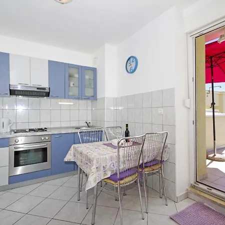 Апартаменти By The Sea - 7589