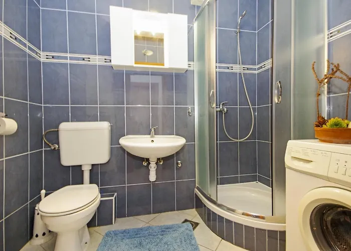 Apartment Apartments By The Sea Split - 7589